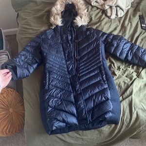 Brand:Abercrombie and Fitch Size:Small Color:Black